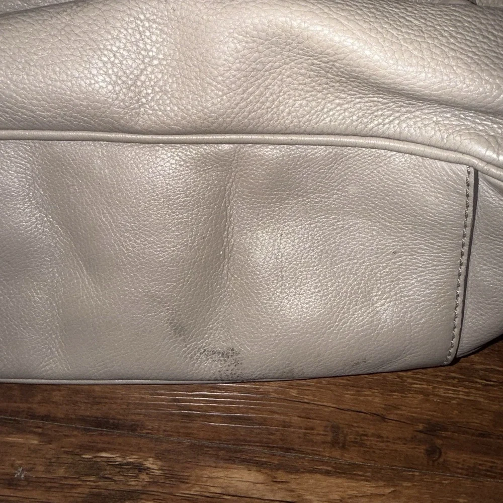 Marc Jacobs taupe like